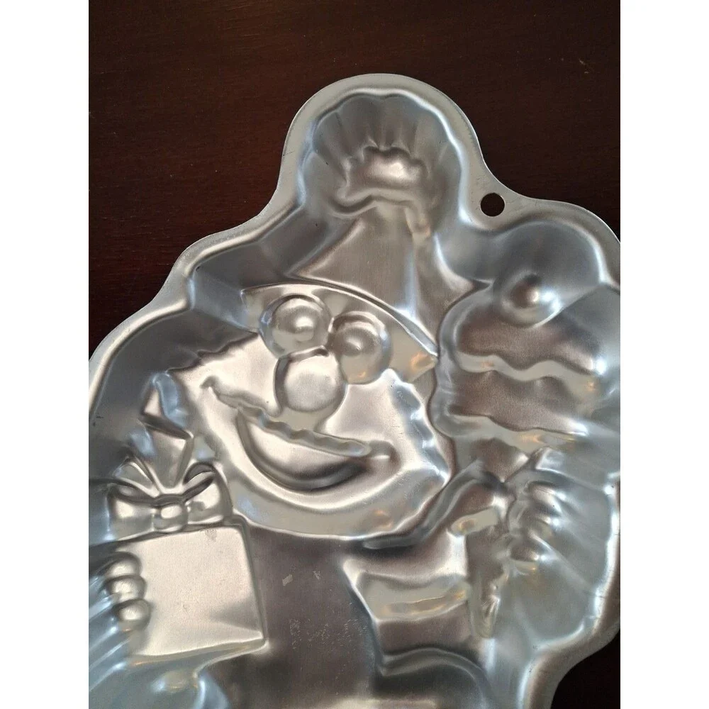 Wilton 1996 Sesame Street Elmo Cake Pan 2105-4298 Vintage Birthday